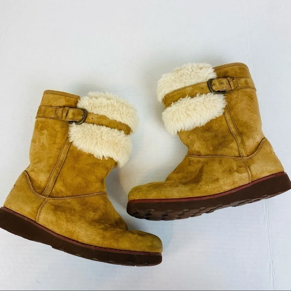 UGG Sherpa Lined Buckle Boots Size 4
